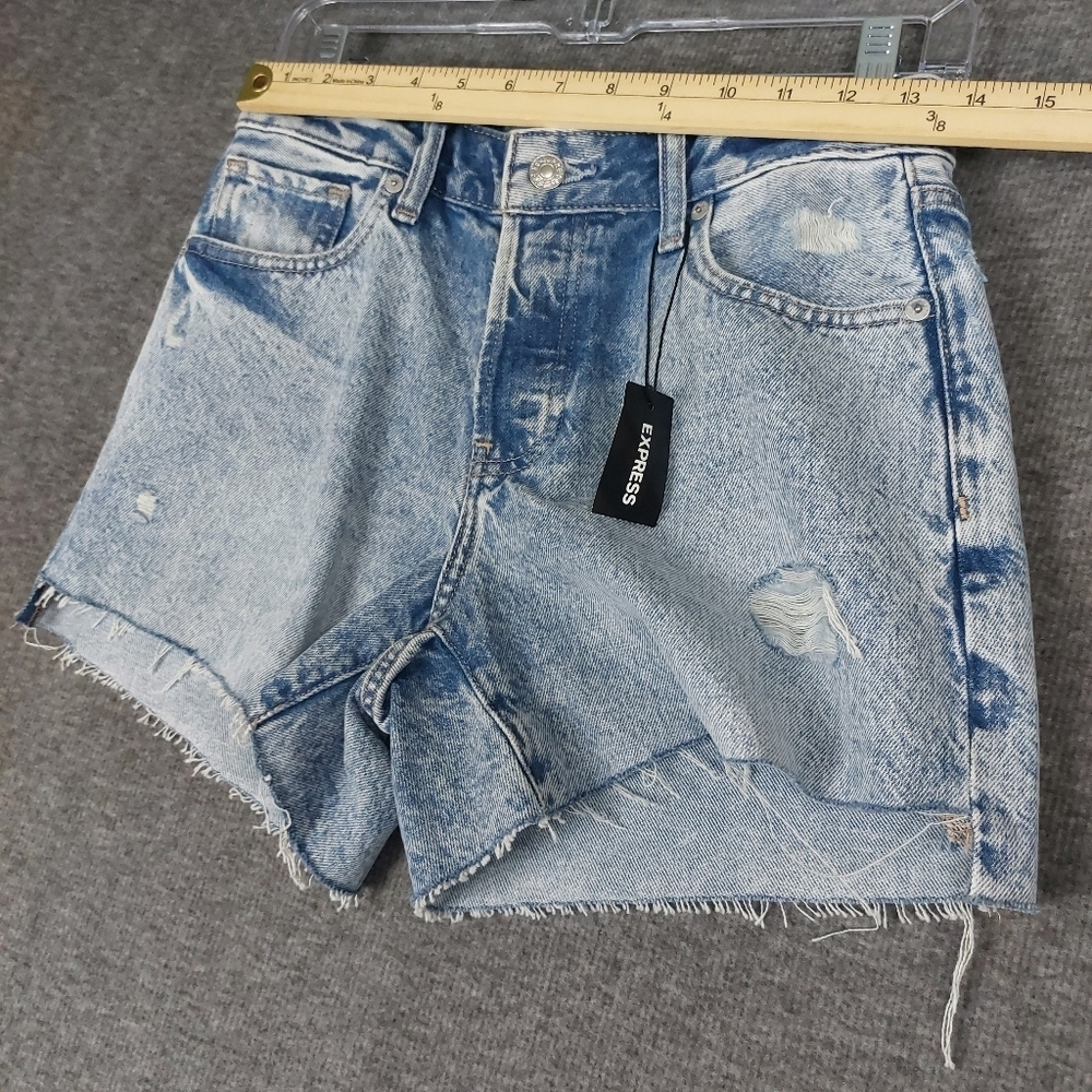 EXPRESS JEANS WOMENS BLUE BOYFRIEND MIDI ACID WASH DISTRESSED DENIM SHORTS SZ 0 - Picture 5 of 10